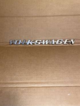 311858687c Oem 311953687c Scarce Volkswagen Vw Fastback Type 3 Rear Lid Script Emblem Mpn 1960s
