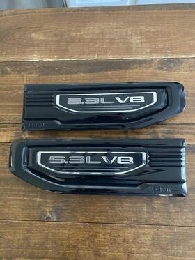 85160715 Oem Gmc Sierra 5.3 V8 Fender Vent Emblems
