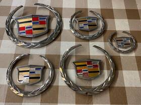 Bcc3729 Oem Cadillac Escalade Sts Cts Dts Chrome Fender Trunk Emblem Badge Wreath