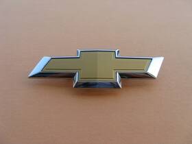 42475825 Oem Genuine Factory 21 22 23 Chevrolet Trailblazer Front Emblem Logo Badge Sign Symbol Used A45219