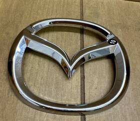 N243-51-741 Oem 2016 - 2020 Mazda Mx5 Miata Front Bumper Emblem N243-51741