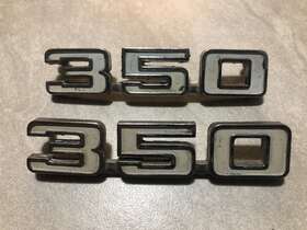 3970546 Oer 1970-1974 Nova 350 Fender Emblems Pair 70-74 No Mounting Hardware