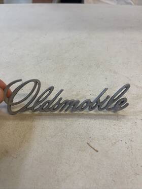 1700976 Oldsmobile Vintage Chrome Metal Emblem Badge Nameplate Logo Cursive Script