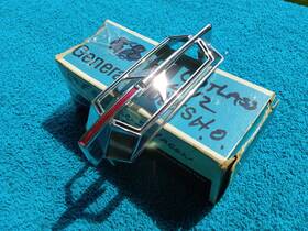 230741 Oldsmobile Nos Gm 1969 Cutlass Rear Side Marker Lamp Bezel Emblem Rocket 442 69