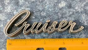 386543 Oldsmobile 385432 1960s Vista Inch Cruiser -only Chrome Metal Emblem/script #386543 Vg Cond