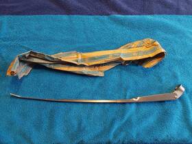 386736 Oldsmobile Nos Gm 1966 Olds Toronado Rh Wiper Arm Trico New Vintage Nice 66