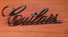 413561 Oldsmobile Cutlass Fender Emblem Oem