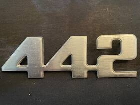 416098 Oldsmobile Nos Emblem 442 Pn