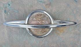 556420 Oldsmobile 1949 1950 1951 Hood Emblem Globe Original Oem