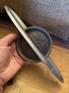 558332 Oldsmobile 1949-51 Hood Trunk Ornament Emblem Globe Badge Oem