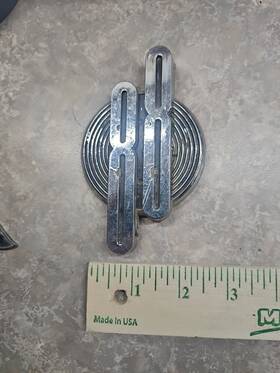 567496 Oldsmobile Super 88 Door Panel Emblem Oem Gm Rh