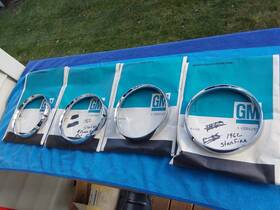 584395 Oldsmobile Nos Gm 1962 Headlight Bezels Chrome Olds 98 Starfire Delta 88 Set 4