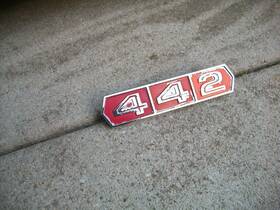 7602884 Oldsmobile 1966 1967 Nice Rare Original Gm 442 Emblem Part #