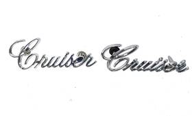 9649772 Oldsmobile 1973-1975 Set Of Cruiser Front Fender Emblems Script