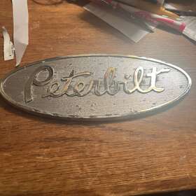 20-16498 Peterbilt Hood Emblem