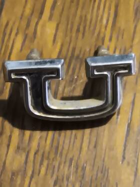 2528979 Plymouth Vintage Oem Letter U Emblem With Pins