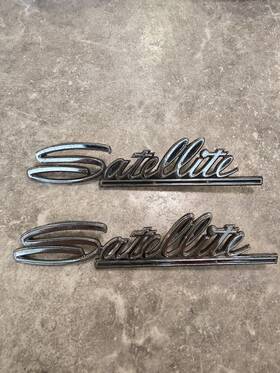 2785602 Plymouth 1968 Satellite Fender Emblem Oem Lot Of 2