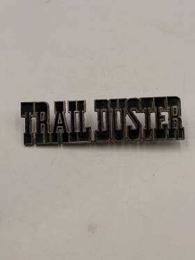 3824195 Plymouth 1 1970s Trail Duster Fender Emblems Nameplates