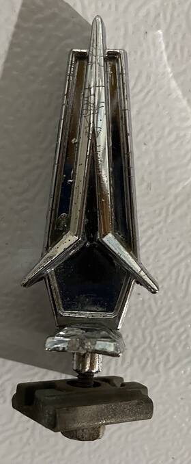 2785345 Plymouth Mopar 1967 Fury Belveder Chrome Hood Ornament Satellite 67 Used