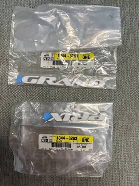 10443261 Pontiac Nos 2001 Grand Prix Front Side Door Emblem Nameplate White Gm Rare