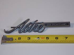 2956457 Pontiac Vtg 1974 75 76 77 Astre Car Vehicle Fender Emblem Script Badge