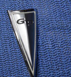 4402210 Pontiac 63 1963 Grand Prix Trunk Arrow Emblem Original Oem