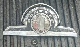 508620 Pontiac 1946 Grille Hood Ornament Assembly Emblem Vintage Original