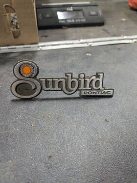 525488 Pontiac 1977-1979 Sunbird Fender Emblem Badge Nameplate Oem 77 78 79