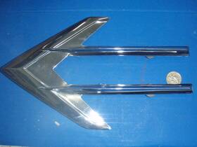5949206 Pontiac 5949212 B2-58 1958 58 Bonneville Chieftain Catalina Chrome Front Fender Emblem