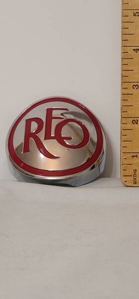 222-y2 Reo Vintage Rare 1940s Speedwagon Radiator Top Emblem