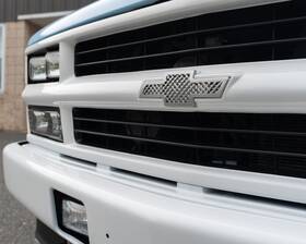Ft88-ft98 Reversion Raceworks Rr00769 Chevy Truck Grille Emblem