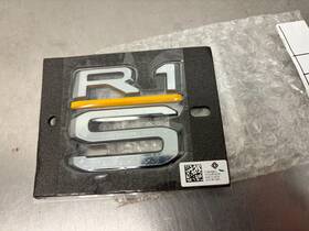 Pt00879094a Rivian R1s Rear Emblem