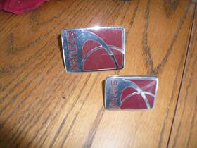 21110182 Saturn 21049062 Emblems - Two Oem Small Large Used