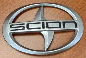 75311-52080 Scion 2004-2006 Xb Front Emblem Oem