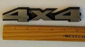 8965-007-817 Srt 4x4 Silver And Black Auto Emblem 6-3/8 Inch X 1-1/4 3/8 Pre-owned