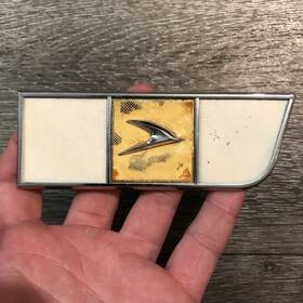 1353530 Studebaker Original Vintage Lark Emblem - 4-7/8 Inch Roth 973