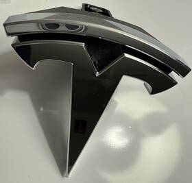1047884-00-f Tesla Model X Bonnet Badge Bracket Emblem Logo Oem