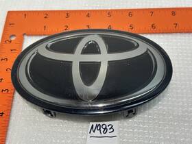 53141-7030 Toyota 2016 - 2022 Camry Highlander Oem Front Blue Emblem