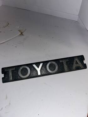 7529 Toyota Pickup Truck 1989 1990 1991 Grill Grille Emblem Oem