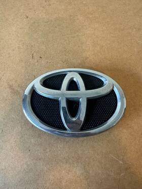 75301-12310 Toyota 2009 2010 2011 2012 2013 Corolla Front Grille Emblem Logo Oem