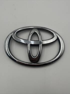 75311-00020 Toyota Highlander Front Grille Badge Emblem Logo Sign Oem Damaged