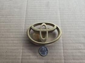 75311-06010 Toyota Oem 1992 1993 1994 Camry Gold Grille Emblem Badge Logo Name