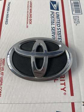 75311-06060 Toyota 2007-2009 Camry Front Grille Logo Badge Emblem Oem