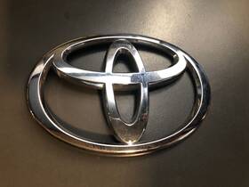 7544-e010 Toyota Camry / Matrix Trunk Emblem Logo 7544e010