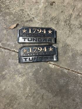 75471-0c100 Toyota 75471-0c130 Genuine Oem Inch 1794 Edition Tundra Badge Emblem 2014-20