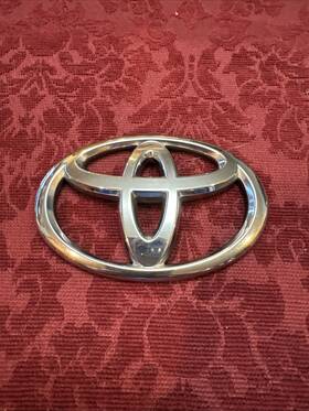 75471-42030 Toyota 7547142030 2007-2014 Fj Cruiser Rear Emblem Oem Used