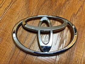 7985 Toyota Front Grille / Trunk Chrome Emblem Oem Logo Badge