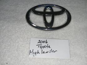 90975-02043 Toyota 2004-07 Highlander Front Grille Emblem Chrome P/n Looks Great