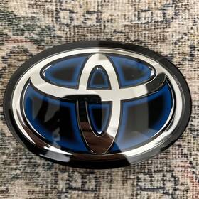 90975-c2023 Toyota 2021-2022-2023 Sienna Front Grille Emblem Logo Radar Hybrid Oem