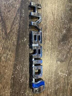 75374-47050 Toyota R590 Oem Inch Hybrid Fender Emblem Badge Decal Logo Prius